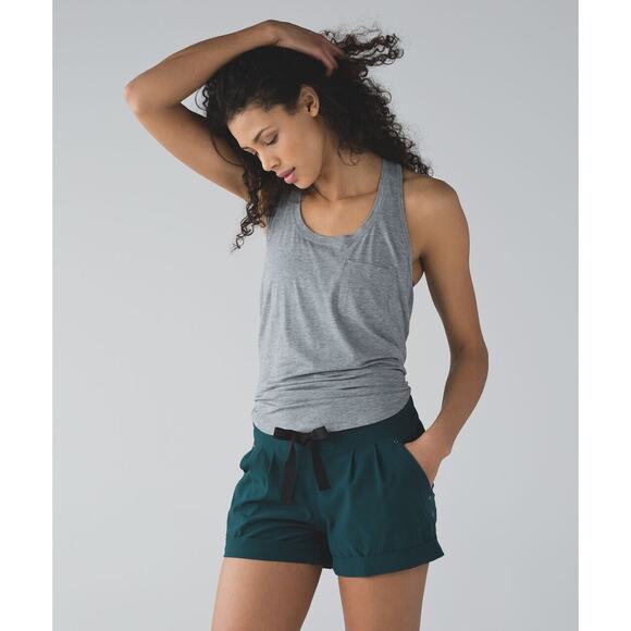 Lululemon Spring Break Away Short Deep Green Lightweight Cuffed Women's Size 4 - Picture 3 of 11